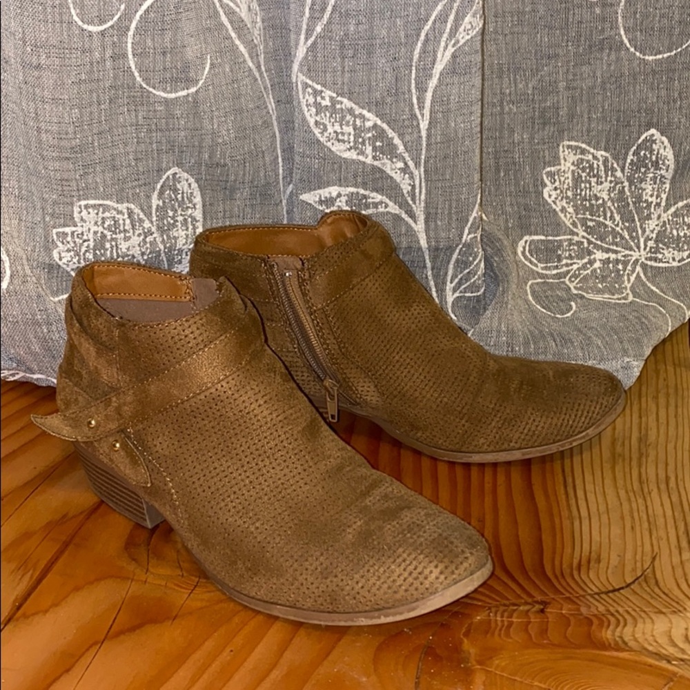 Heeled booties